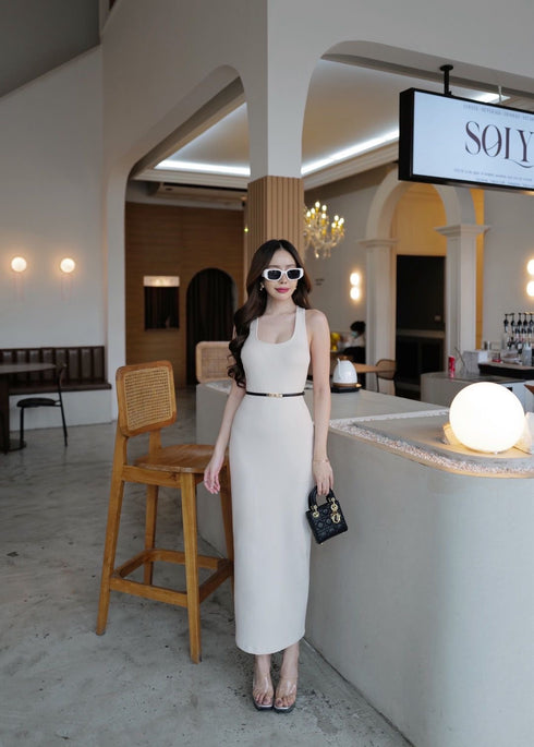 Sleeveless Slim Fitted Long Dress With Belt